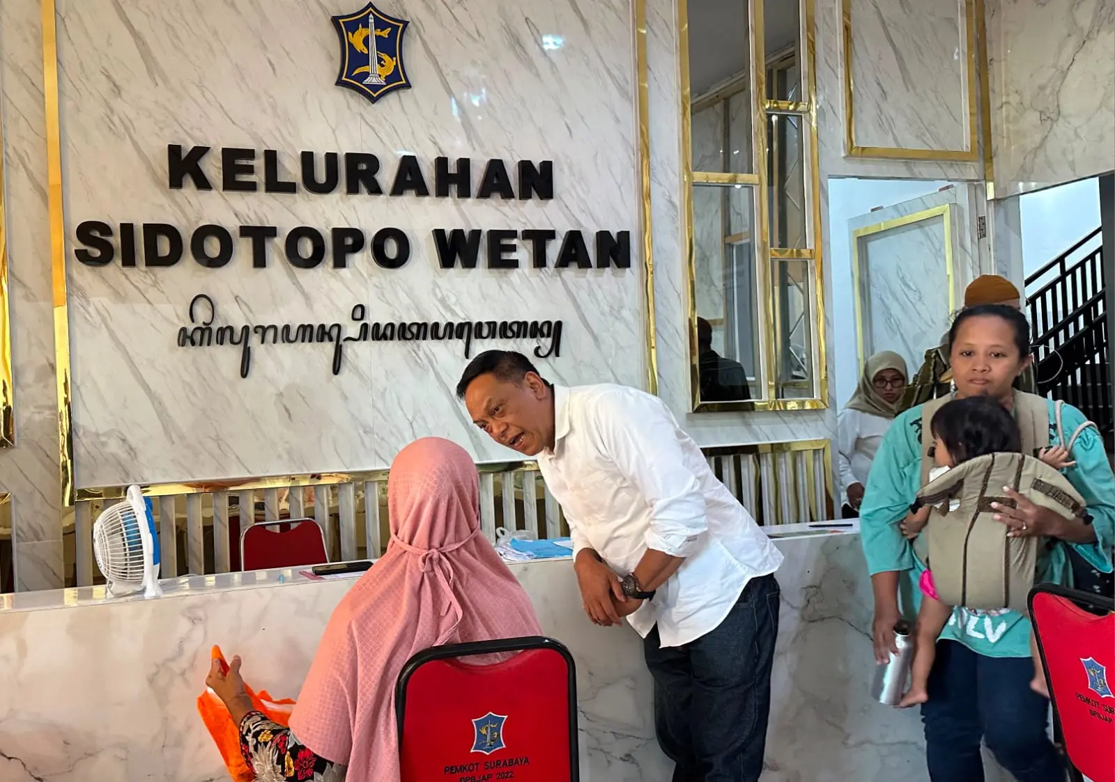 Anas Karno saat sidak pelayanan publik di kelurahan