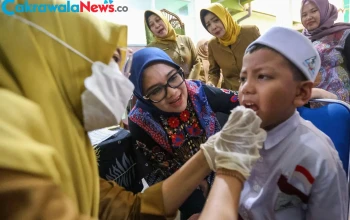Imunisasi pada anak-anak Surabaya. (Foto: Humas Pemkot Surabaya)