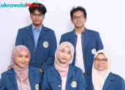 5 Mahasiswa UNAIR yang melakukan riset Vonis di Balik Layar: Eskalasi Kekerasan Gender Relasi Digital Menuju Femisida". (Foto: Humas UNAIR)