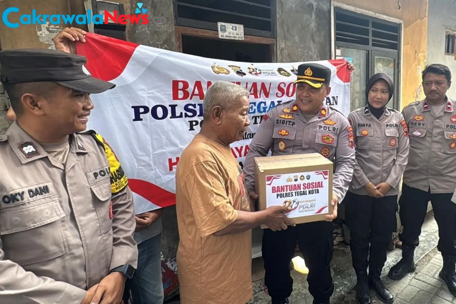 Kapolres Tegal Kota dan Bhayangkari Kunjungi Panti Asuhan Berbagi Kasih Sambut Hari Bhayangkara 80
