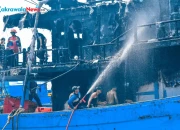 Kebakaran KM Usaha 3 di Pelabuhan Perikanan Nusantara Tegalsari Kota Tegal Berhasil Dipadamkan Tanpa Korban Jiwa