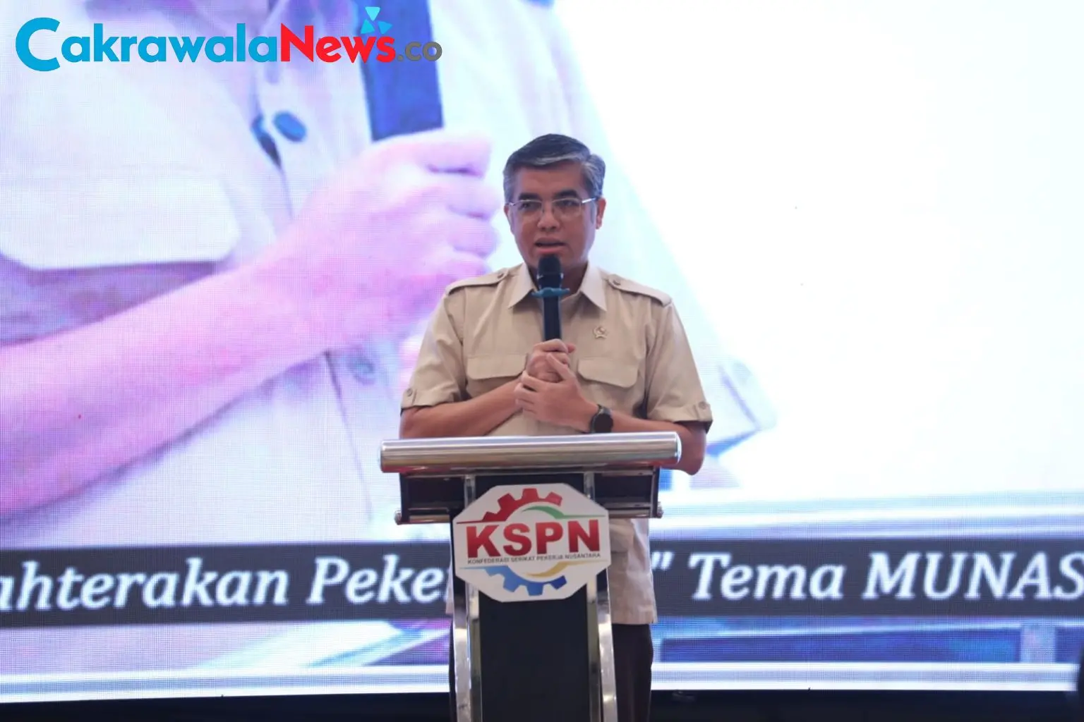 Menaker Yassierli Buka Rapimnas KSPN Bahas Standar Kerja Layak Era Digital 2026
