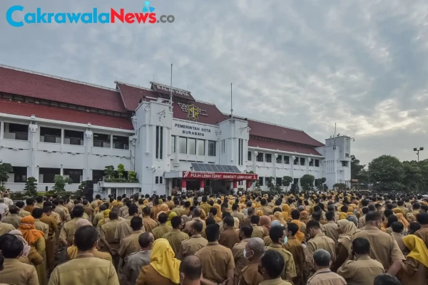 Pemkot Surabaya Komitmen Bayar Gaji ke-13 Sesuai Aturan dan Kemampuan Fiskal Daerah