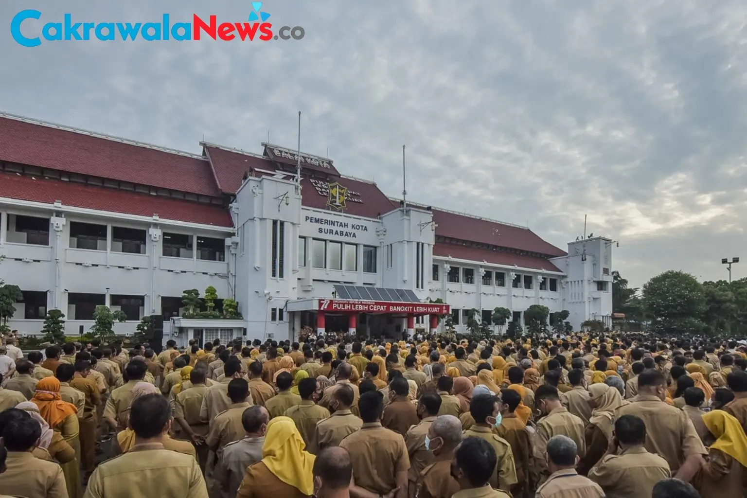 Pemkot Surabaya Pastikan Pembayaran Gaji Ke 13 ASN Sesuai Aturan dan Kemampuan Fiskal Daerah