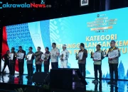 Sukses Tekan Kemiskinan dan Stunting, Pemkot Surabaya Borong Dua Penghargaan Kemendagri