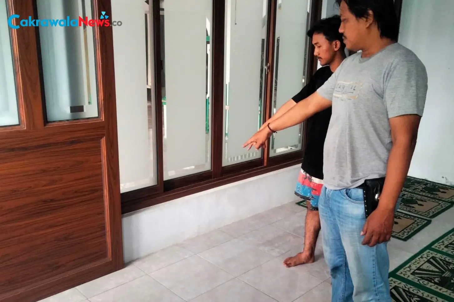 Personel Polsek Tarub Mengamankan Terduga Pelaku Pencurian Kotak Amal Mushola di Desa Mangunsaren Kabupaten Tegal