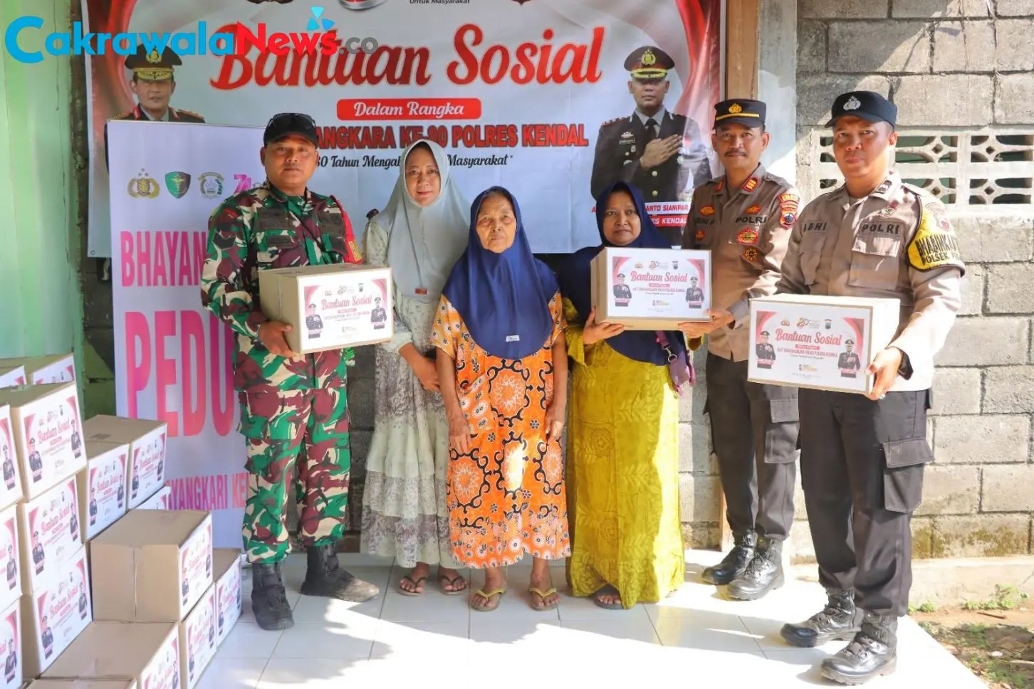 Polres Kendal Gelar Bakti Sosial Kesehatan dan Bansos untuk Warga Ngampel Sambut Hari Bhayangkara 80