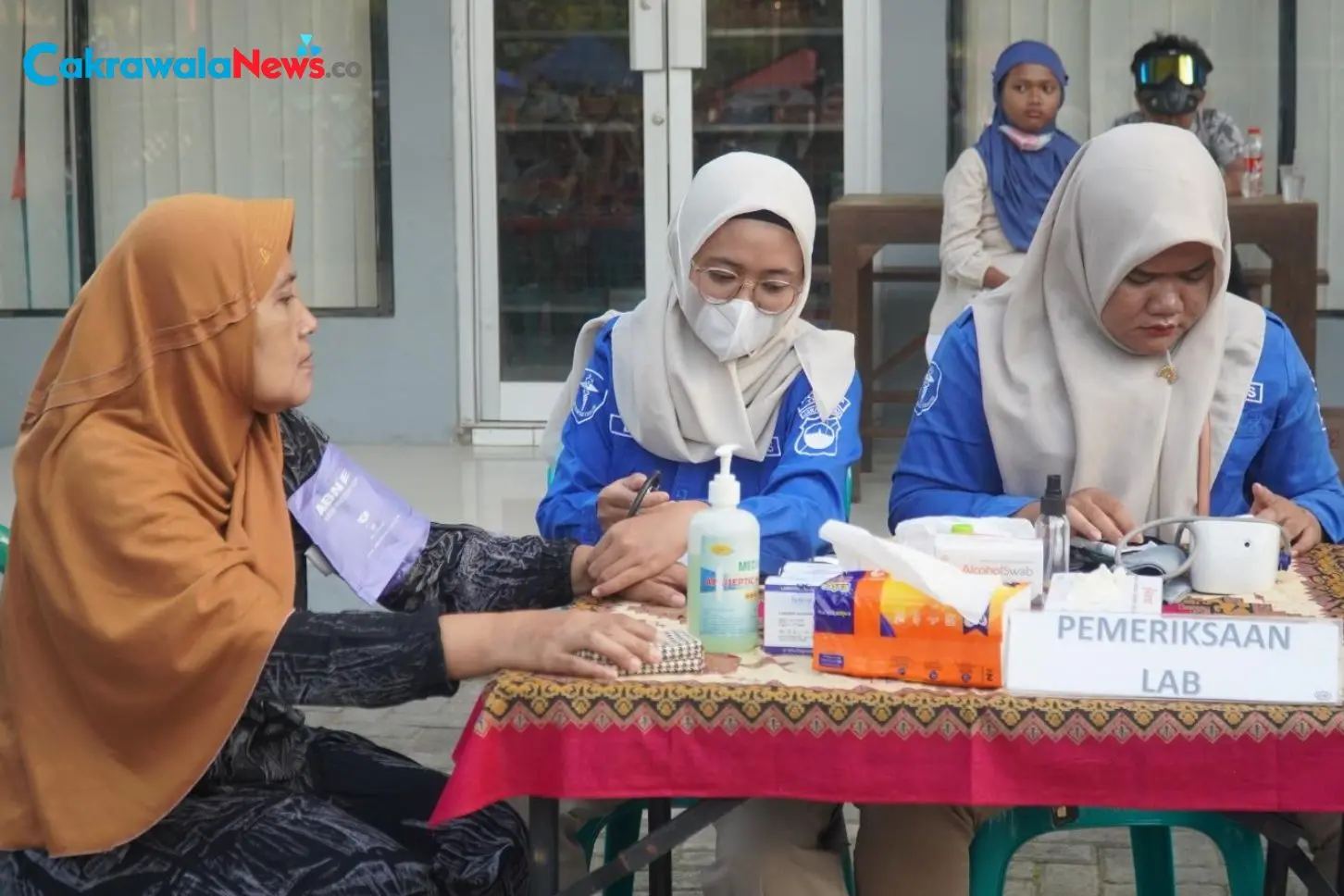 Polres Tegal Gelar Cek Kesehatan Gratis untuk Masyarakat di Car Free Day Alun Alun Hanggwana Slawi Hari Bhayangkara 80 Tahun 2026