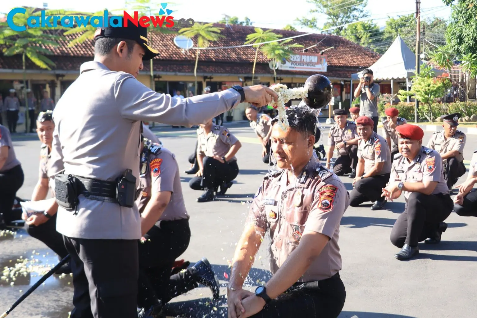 Polres Tegal Gelar Upacara Kenaikan Pangkat dan Wisuda Purna Bakti Tahun 2026