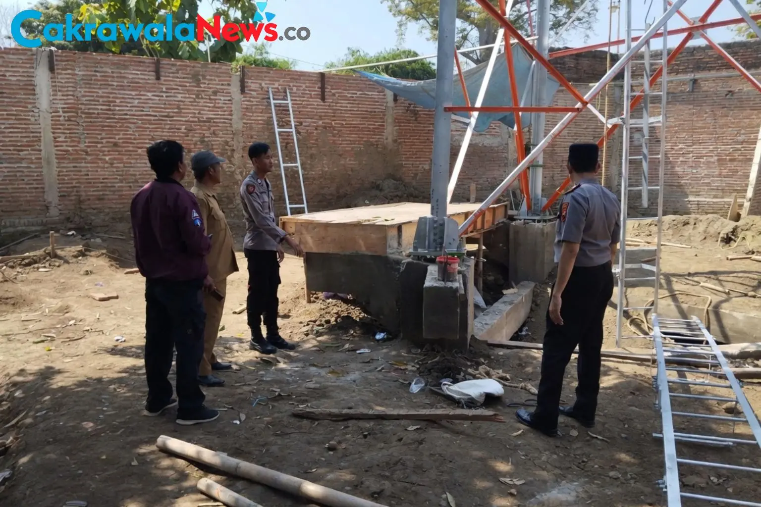 Polsek Talang Monitoring Audiensi Warga Terkait Pembangunan Tower Seluler di Desa Bengle