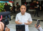 Wali Kota Eri Cahyadi Percepat Penggunaan Kendaraan Listrik Pemkot Surabaya untuk Efisiensi Operasional dan Penghematan BBM