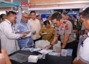 Wamenaker Afriansyah Noor Buka Bhayangkara Presisi Job Fair dan Bazaar UMKM Jambi