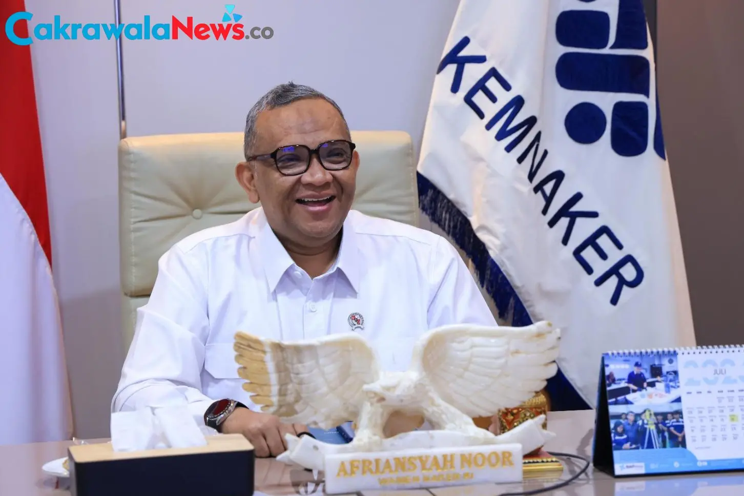 Wamenaker Afriansyah Noor Buka Webinar LKS Bipartit 2026