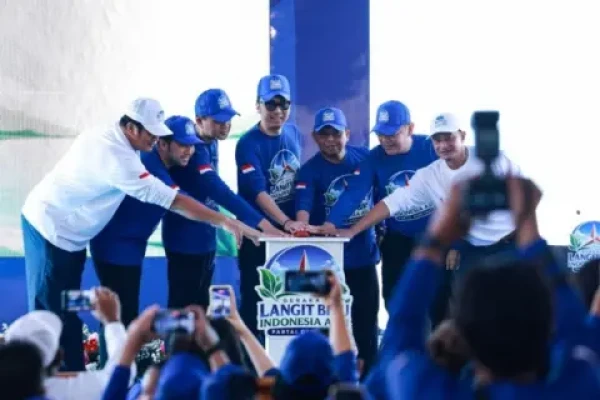 AHY Luncurkan Gerakan Nasional Langit Biru, Ajak Rakyat Bersihkan Pantai untuk Masa Depan Indonesia
