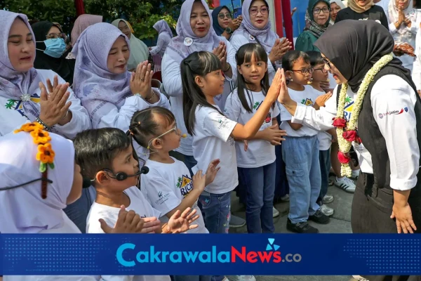 RICH Pakal Diserbu 600 Anak, Pemkot Surabaya Perluas Kelas Bahasa Inggris Gratis hingga Balai RW dan Rusun
