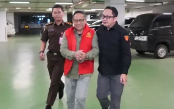 Chairul Anwar Saat digelandang petugas