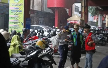 dok. Sosialisasi dan penerapan parkir digital di Jalan Tanjung Anom Surabaya (2)