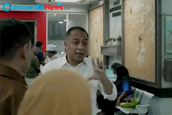 Eri Cahyadi Rombak Sistem Antrean RSUD Soewandhie, Obat Nonracikan Kini Wajib Keluar Maksimal 15 Menit