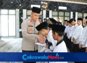 Kapolres Tegal AKBP Bayu Prasatyo Pimpin Doa Bersama dan Santunan Anak Yatim di Masjid Al Muhammadi Polres Tegal