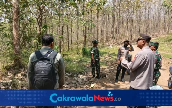 Kapolsek Jatinegara IPTU Marsono bersama TNI dan Perhutani memberikan sosialisasi pencegahan kebakaran hutan dan lahan