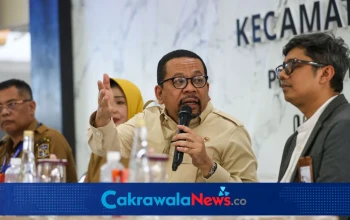 Kepala Bakom RI Muhammad Qodari, saat meninjau langsung proses pendataan dan uji coba aplikasi Perlinsos berbasis digital.