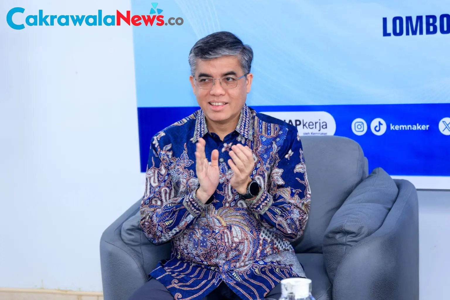 Menteri Ketenagakerjaan Yassierli berdiskusi dengan pelaku industri di Kawasan Ekonomi