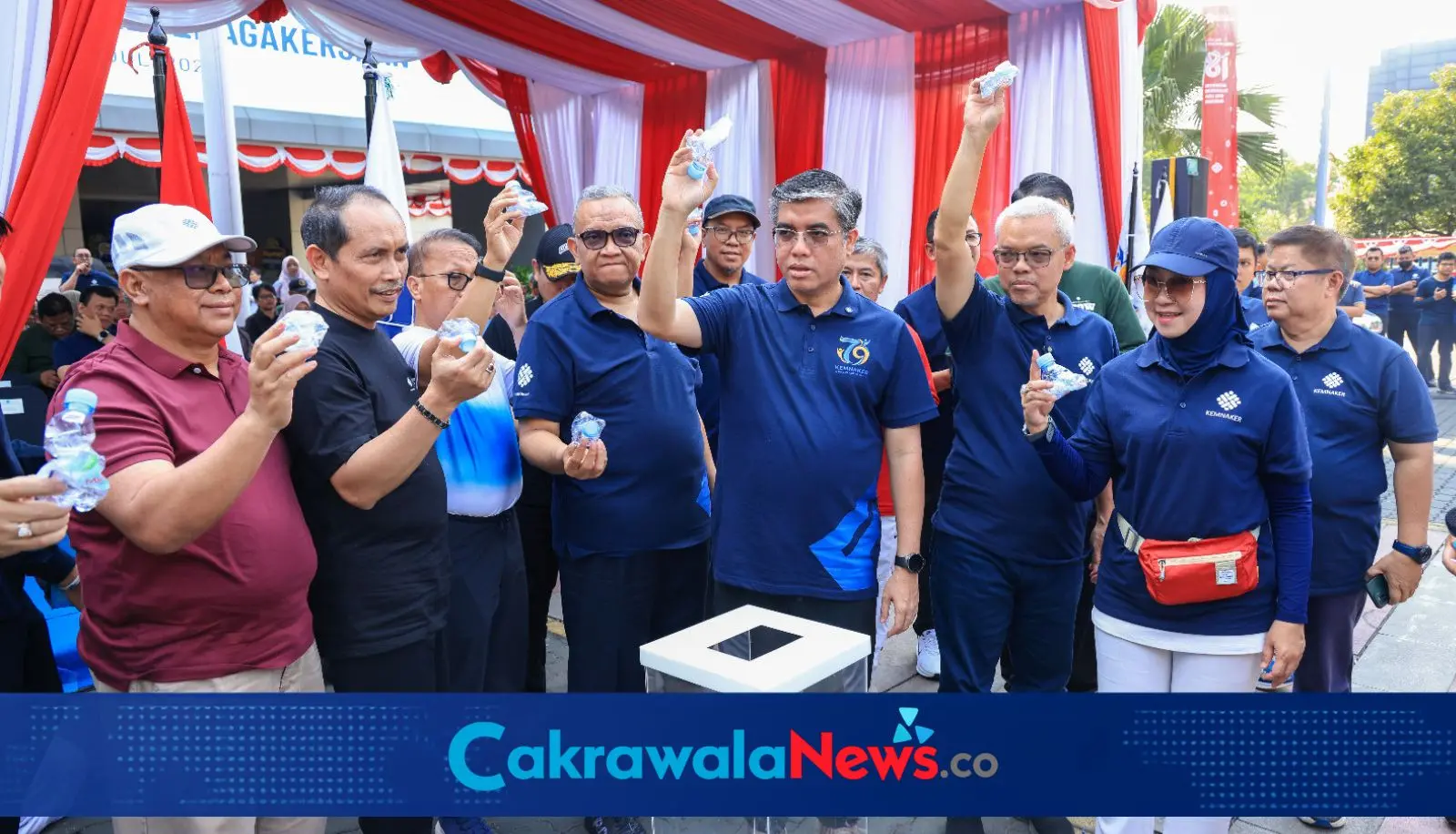 Menteri Ketenagakerjaan Yassierli membuka Pekan Olahraga dalam rangka HUT ke-79 Kementerian Ketenagakerjaan di Jakarta