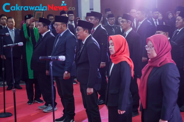 Gerbong Mutasi Pemkot Surabaya Memanas, Ini Daftar Lengkap 32 Pejabat yang Digeser!