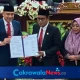 Penyetujuan Raperda APBD 2025 pada Rapat Paripurna di Gedung DPRD Surabaya.