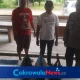 Personel Polsek Margasari bersama warga membongkar arena yang diduga digunakan untuk perjudian sabung ayam di Desa Jembayat, Kecamatan Margasari, Kabupaten Tegal,