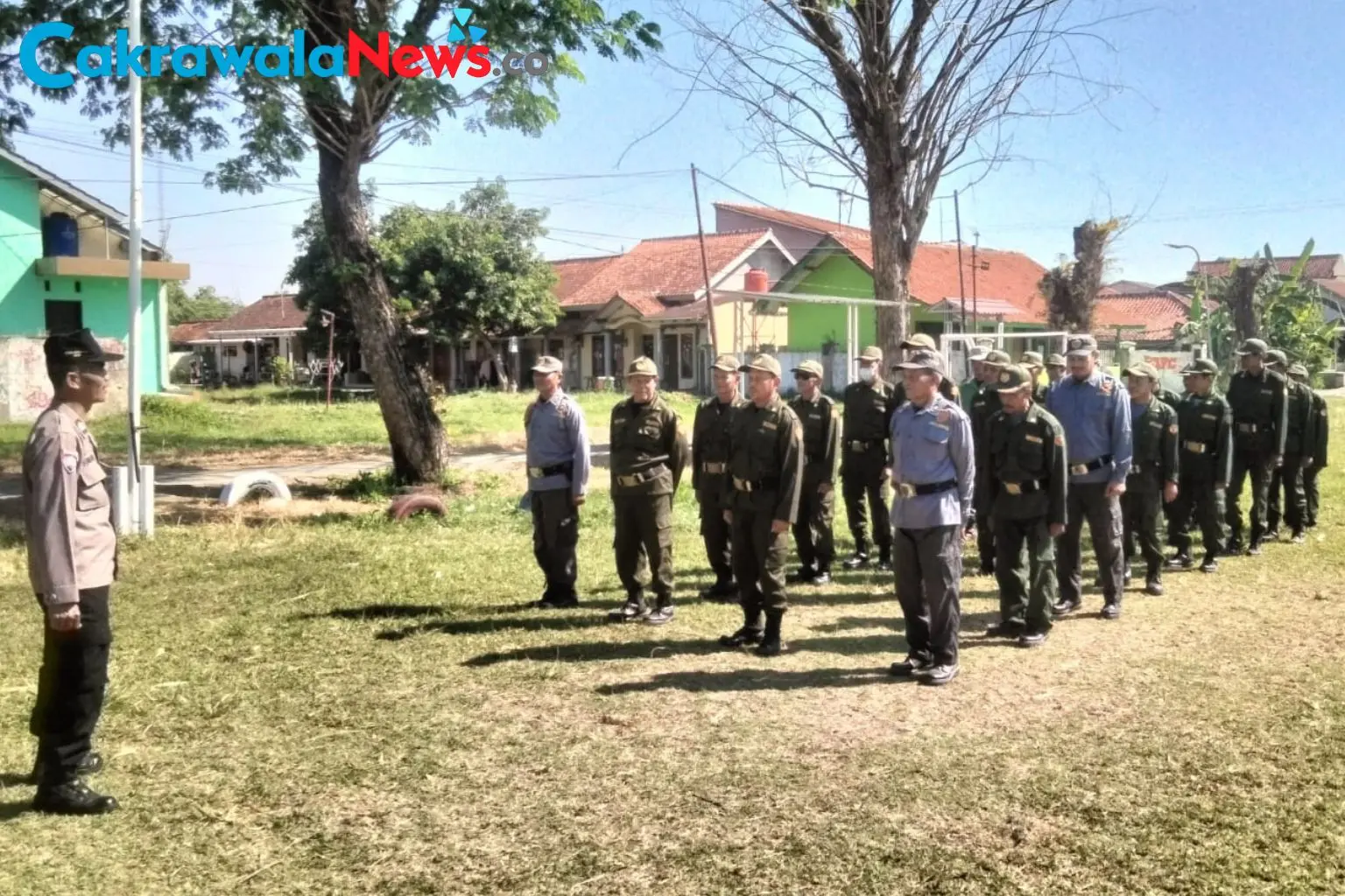 Polsek Kedungbanteng Berikan Pembekalan kepada Anggota Linmas untuk Perkuat Keamanan Desa
