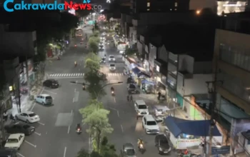 Suasana-di-Jalan-Kedungdoro-Surabaya