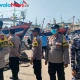 Tradisi Sedekah Laut Nelayan Kota Tegal Berlangsung Khidmat dengan Pengamanan Ratusan Personel saat Prosesi Larung Saji di Laut Jawa