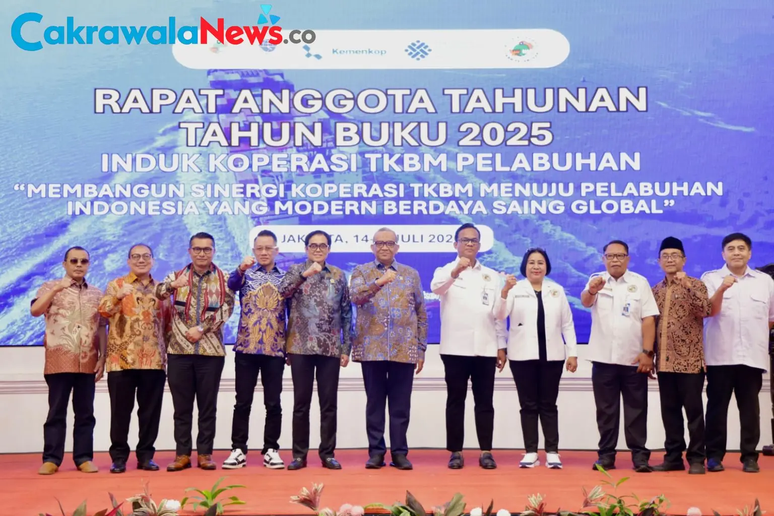 Wakil-Menteri-Ketenagakerjaan-Afriansyah-Membuka-Rapat-Anggota-Tahunan-Inkop-TKBM-Pelabuhan-dan-Mengapresiasi-Transformasi-Digital-Koperasi-Pekerja-Pelabuhan