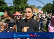 Wali Kota Surabaya Eri Cahyadi saat meninjau langsung CFD Bungkul.