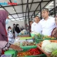 Wali-Kota-Surabaya-Eri-Cahyadi-saat-meninjau-pasar-tradisional