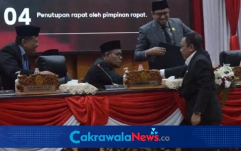 Anas Karno mewakili Fraksi PDI Perjuangan-PAN