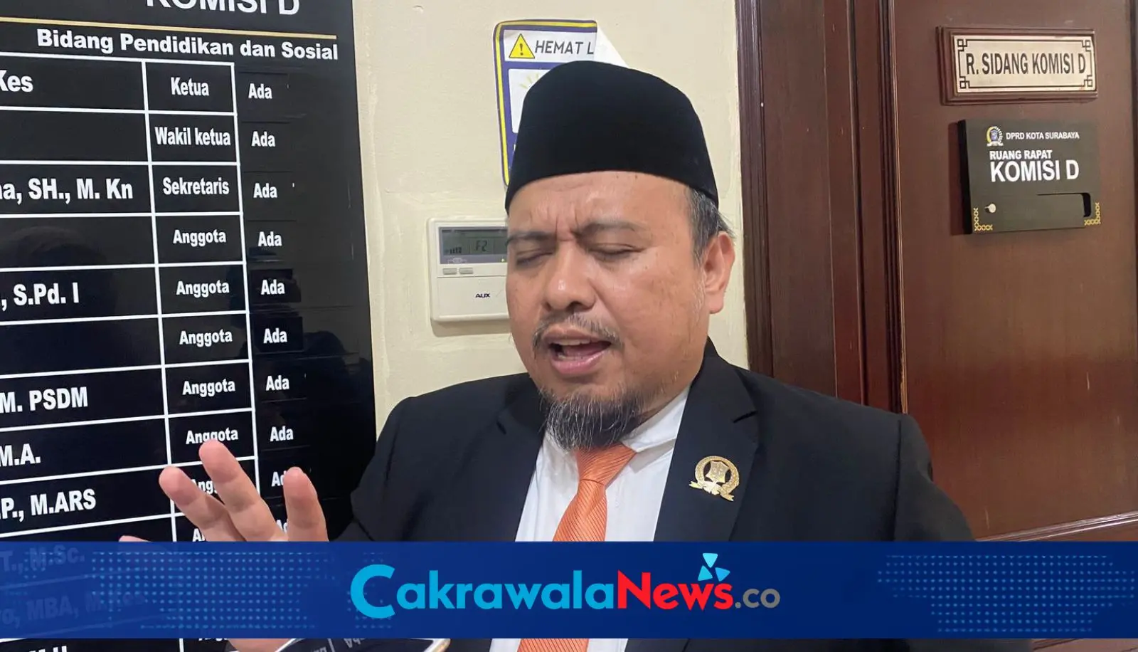 Anggota Komisi D DPRD Surabaya Johari Mustawan.