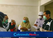 Anggota Komisis D DPRD Surabaya yang melakukan peninjuan ke RS Eka Candrarini