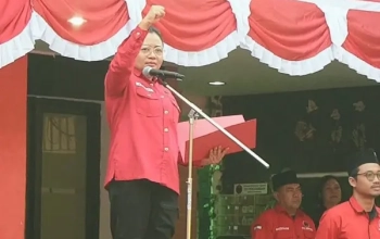 Bendahara DPC PDIP Surabaya, Agatha Retnosari,