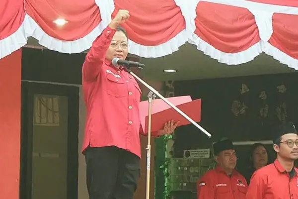 Bendahara DPC PDIP Surabaya, Agatha Retnosari,