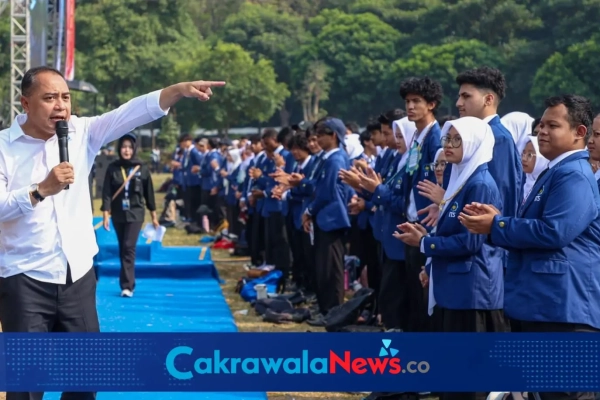 Harapan Eri Cahyadi ke Maba ITS Kelak Isi Kursi Wali Kota Surabaya dan Menteri