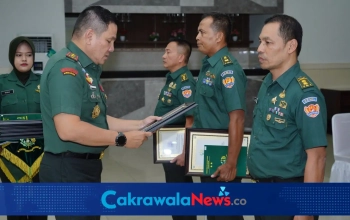 Gubernur Akmil Beri Penghargaan Gumil Pelatih dan Pengasuh Terbaik