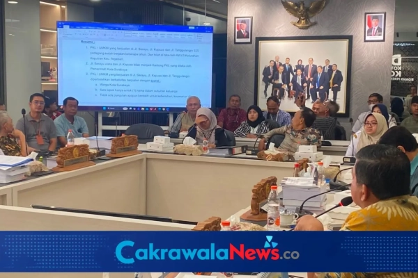 Eri Cahyadi Targetkan Air Bersih Mengalir 24 Jam, Direksi PAM Surya Sembada Diminta Percepat Jaringan hingga Kampung