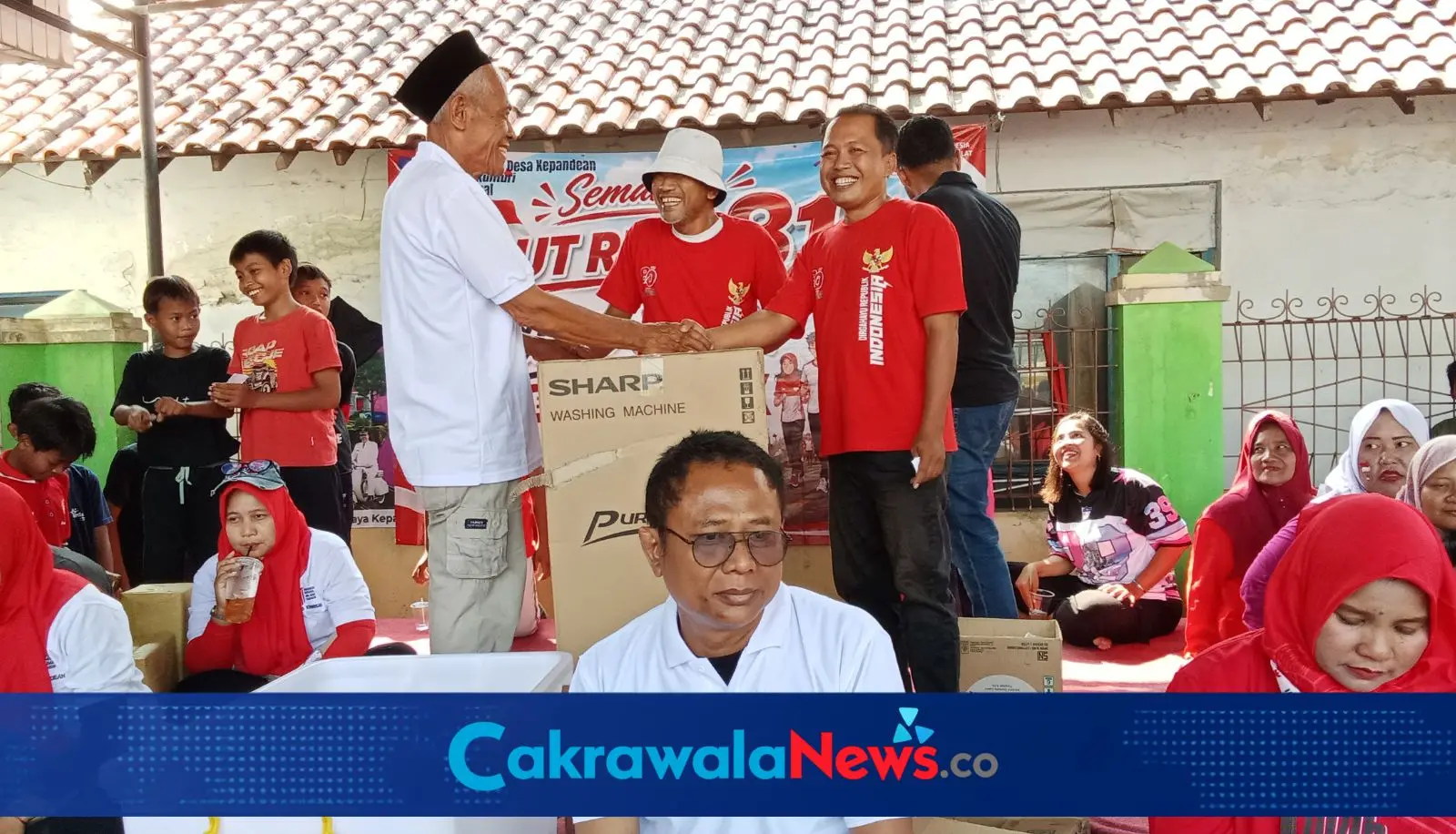 Jalan Sehat Desa Kepandean Meriahkan HUT RI ke 81