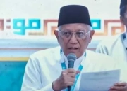 KH Abdul Hakim Mahfudz atau Gus Kikin