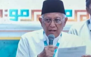 KH Abdul Hakim Mahfudz atau Gus Kikin