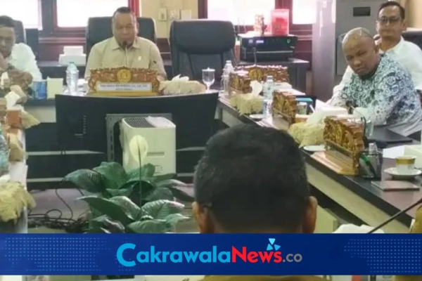 Komisi A DPRD Surabaya Minta PT KAI Tunda Penertiban Kawasan Pasar Turi Hingga Dialog Rampung