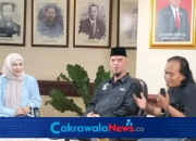 Kunjungan Anggota Komisi X DPR RI Ahmad Dhani saat berkunjung ke DPRD Surabaya