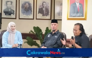Kunjungan Anggota Komisi X DPR RI Ahmad Dhani saat berkunjung ke DPRD Surabaya